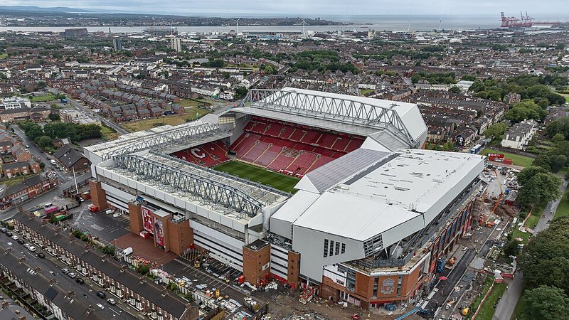 Slot: Liverpool Can Do Something Special Against PSG at Anfield